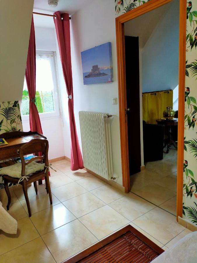 Petit Chatelet Bis Hirel 외부 사진